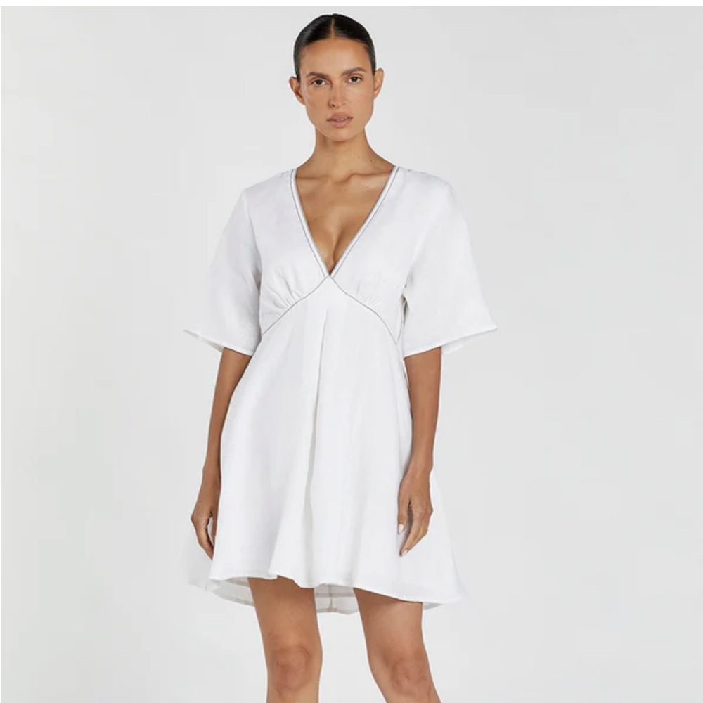 DISSH White V-Neck A-Line Mini Dress